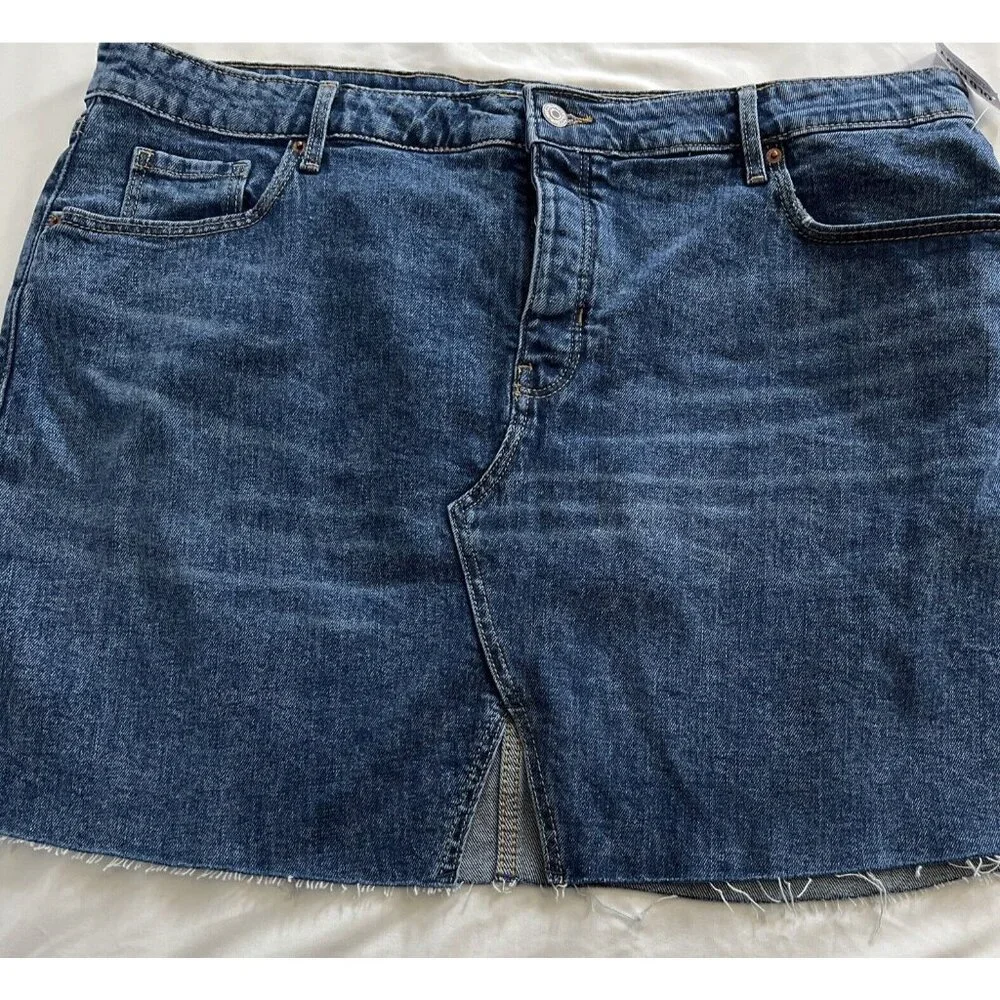 Old Navy Women’s High Rise Marcia Denim Mini Skirt Raw Fringe Hem NWT Size 18 - Picture 4 of 15
